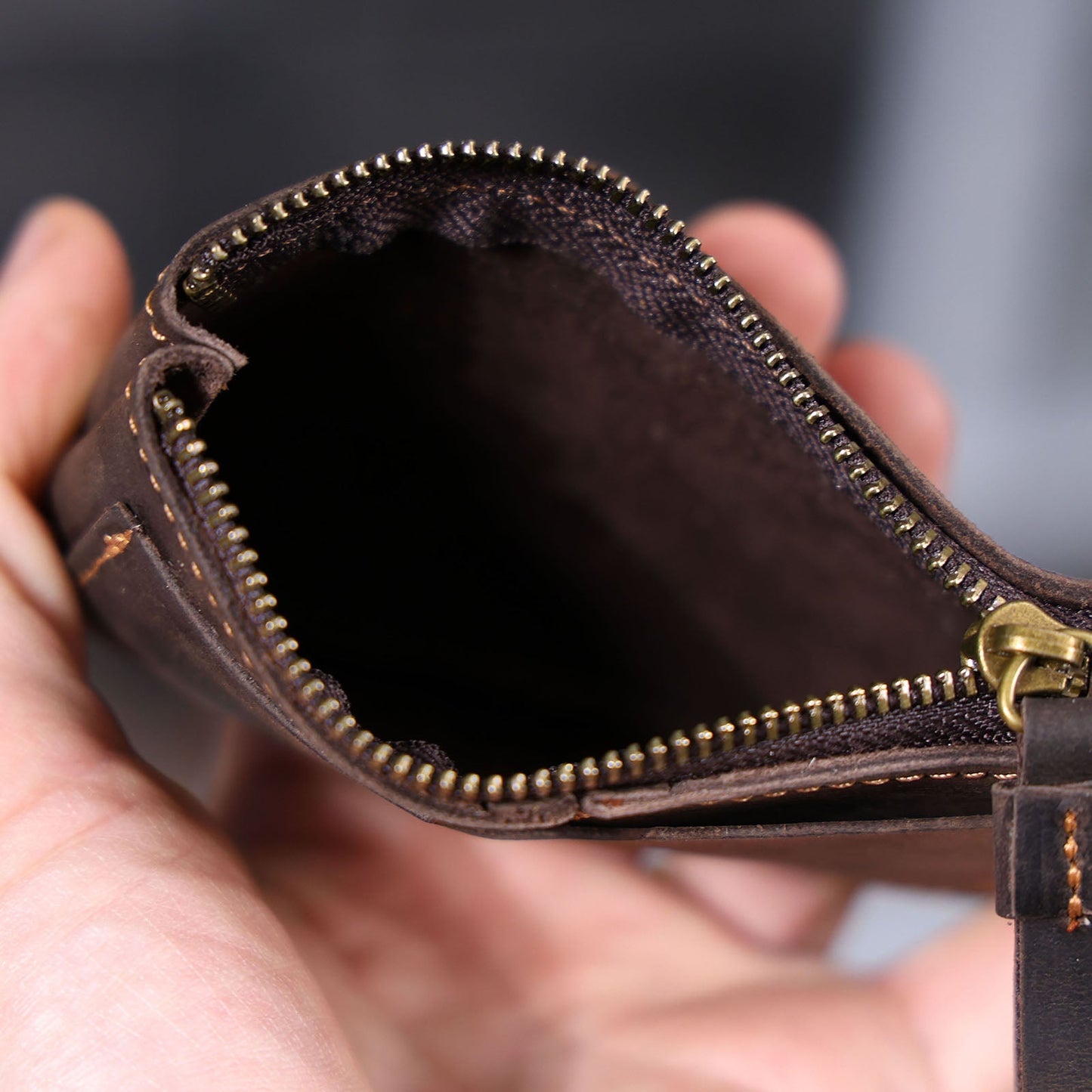 Oakern Slim Leather Wallet (Gift)