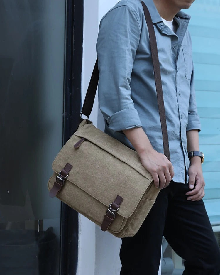 Oakern Explorer Messenger – Waxed Canvas & Leather Shoulder Bag